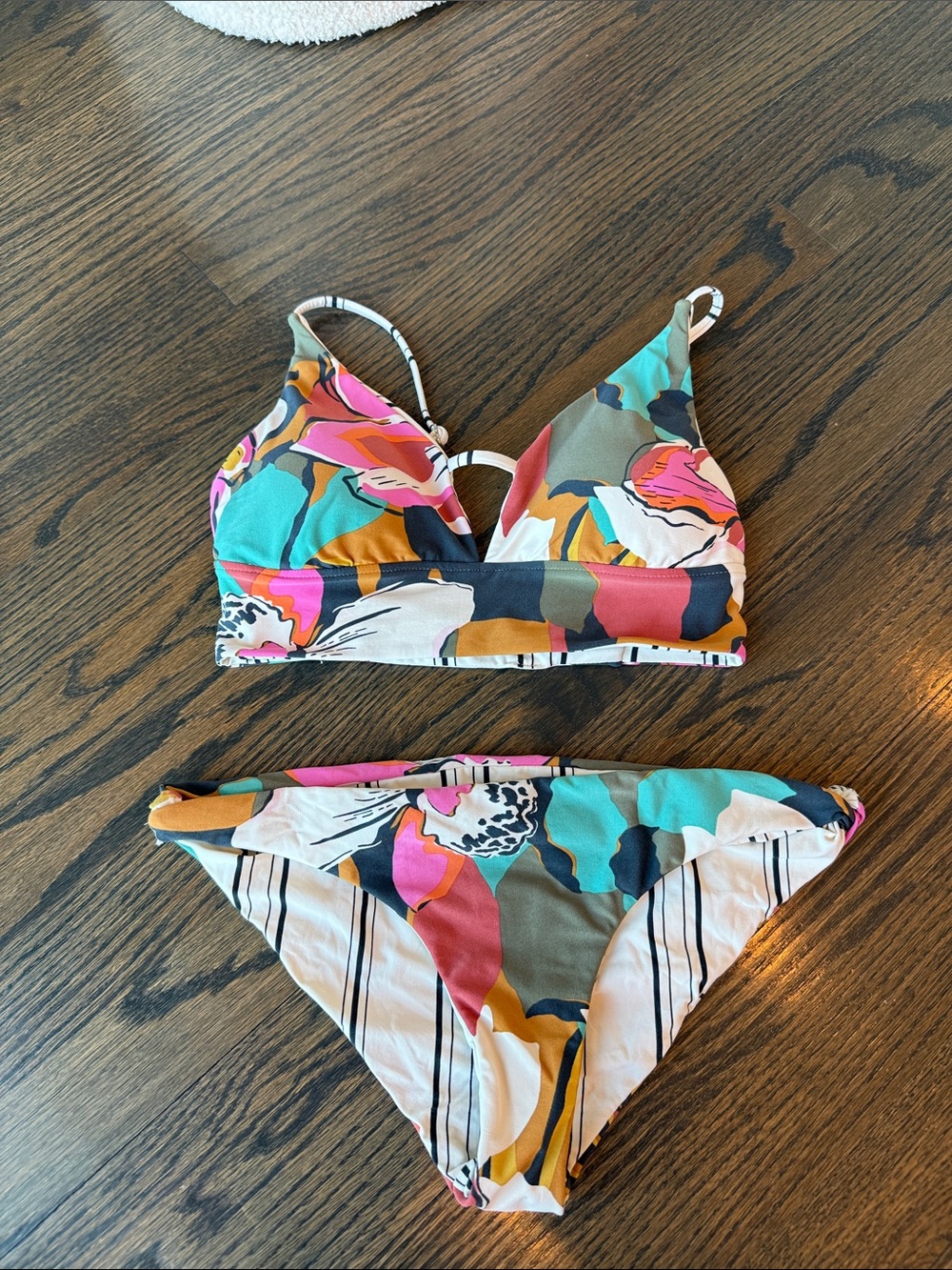 Billabong Sol Searcher V Neck reversible Bikini Top & bottom Size S EUC
